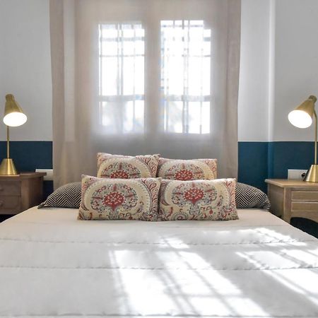New! Retro Apartment In Central Neighbourhood セビリア エクステリア 写真